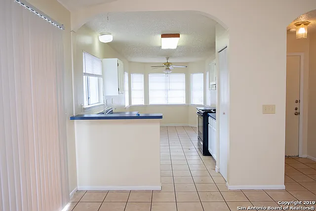 3 bed, 2.0 bath, 1198 sqft, $1,300 — Photo 4