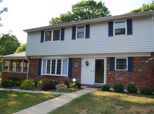 9460 Doral Dr, Pittsburgh, PA