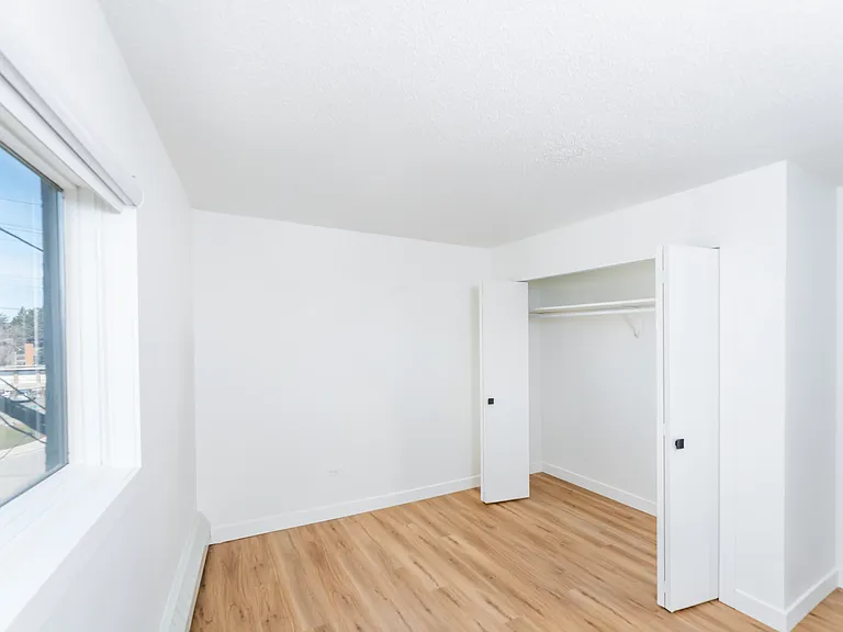 815 50th Ave SW — Photo 84
