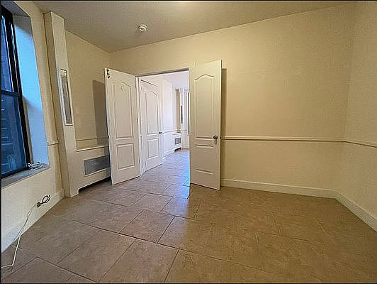 4th image of 324 W 43rd St APT 4B