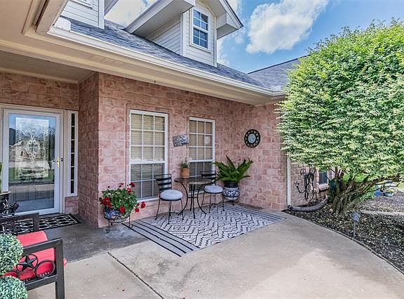 5th image of 1400 Westwood Ct