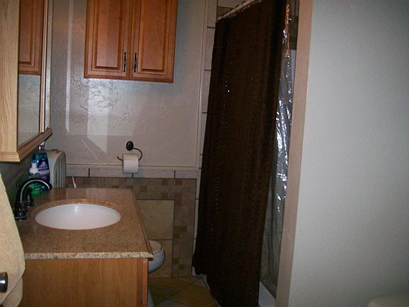 5th image of 716 Burnaman St