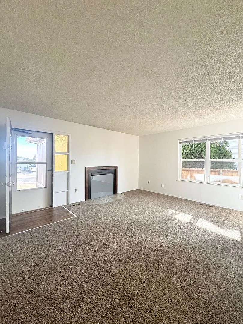 3 Bedroom Single Family Home in SW Loveland. — Photo 4