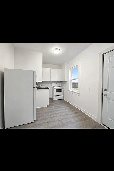 159 Cecil St — Photo 3