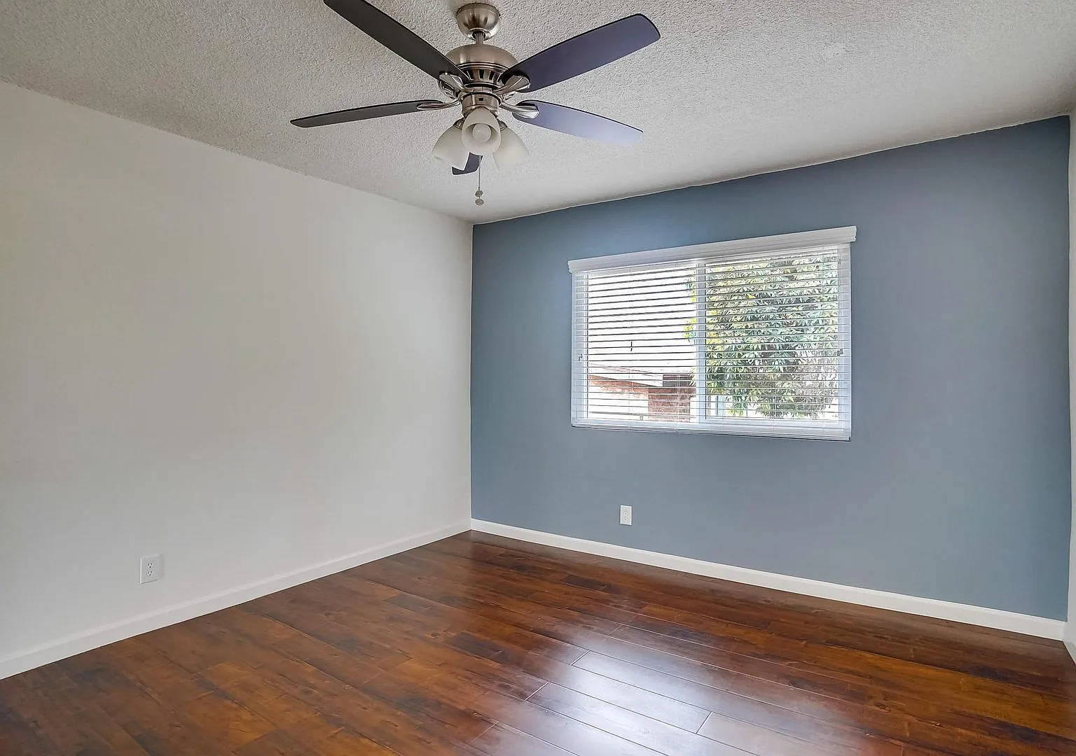 1042 Leighton Ave — Photo 4