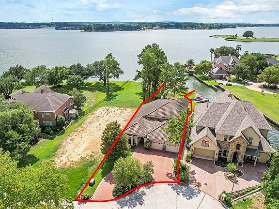 4th image of 2827 Lakeside Dr