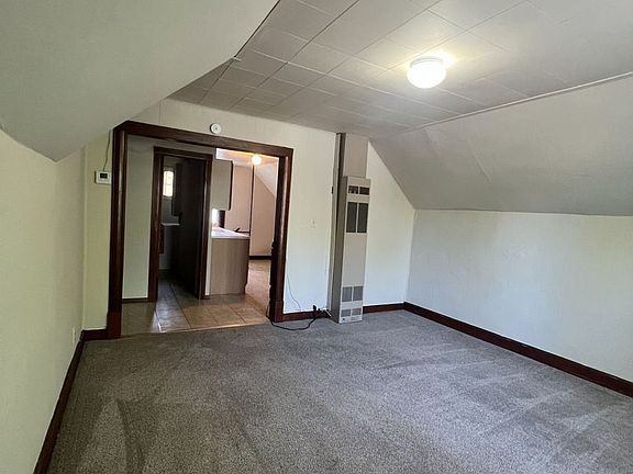 5th image of 908 S 6th Ave #1/2