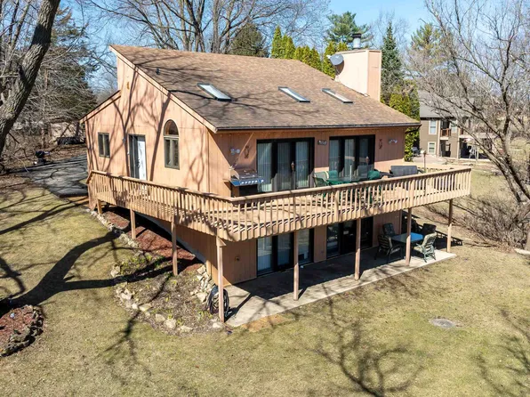 1A99 Mustang Ln, Apple River, IL 61001