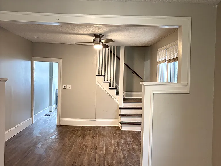206 E Blake Ave — Photo 10