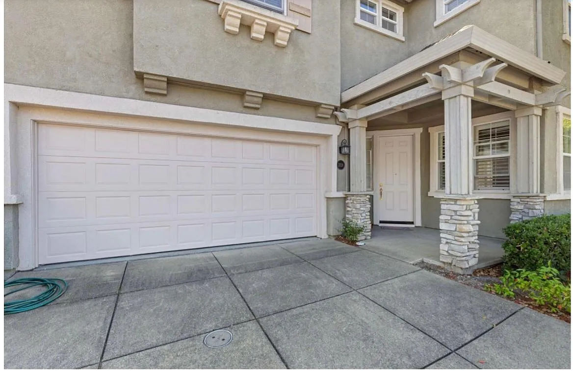 Building Photo - 3128 Persimmon Cir