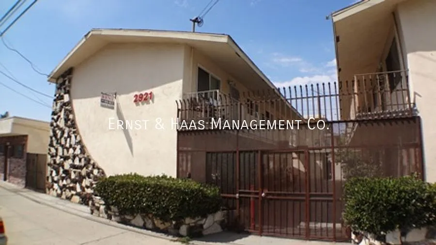 2921 E Artesia Blvd #4