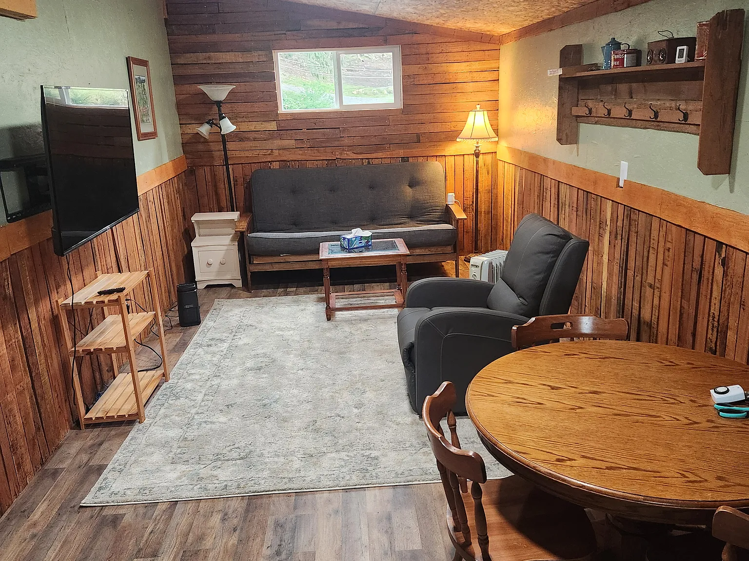 2 bed, 650 sqft, $1,950 — Photo 3