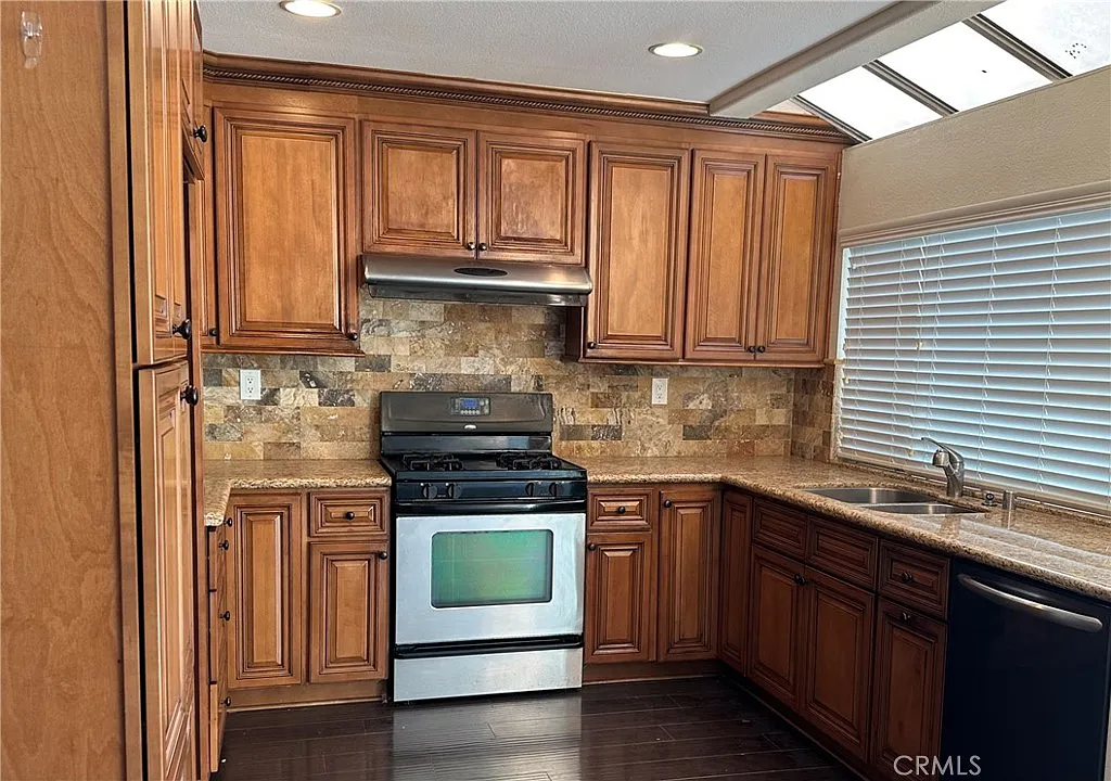 3 bed, 2.5 bath, 2183 sqft, $4,900 — Photo 4