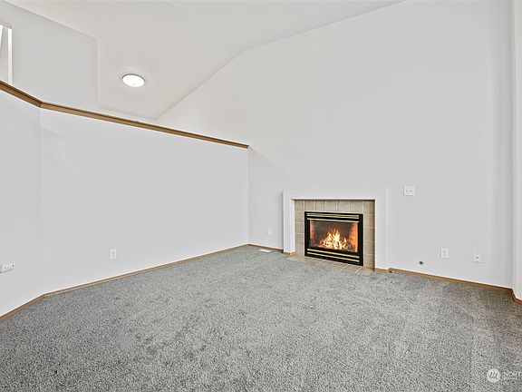 5th image of 16843 Alpental Lane SE