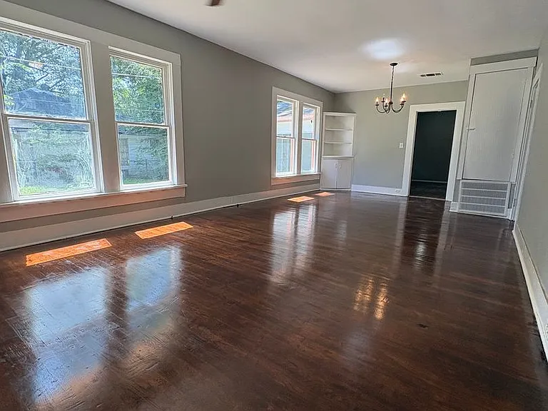 2617 Regent St — Photo 5