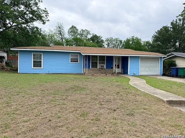 3 bed, 1.0 bath, 1129 sqft, $1,500 — Photo 1