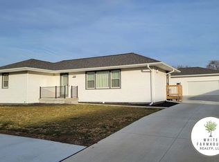 808 E 4th St, Wayne, NE 68787