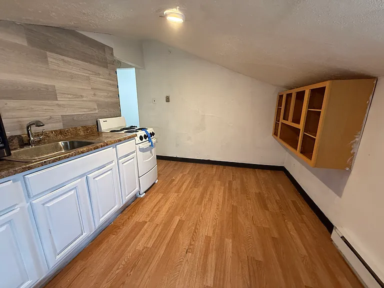 2027 E Madison St #3 — Photo 1
