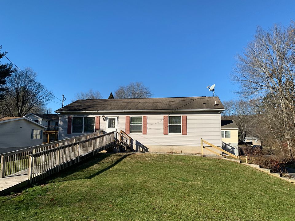1st image of 141 Lilac Dr