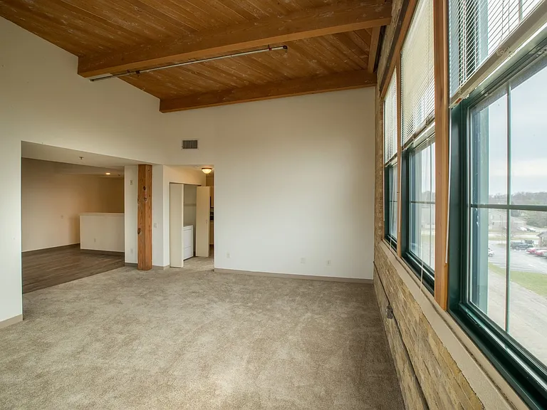 Shoe Factory Apartments — Photo 7