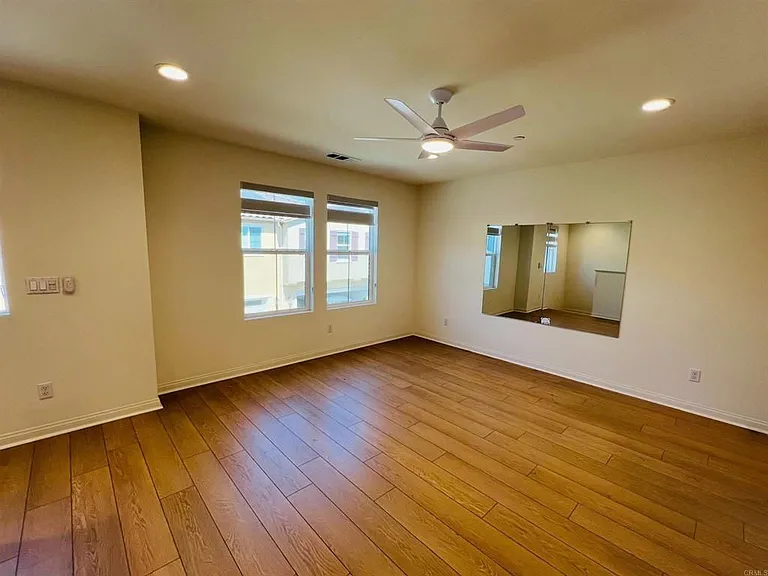 530 Longmeadow St — Photo 24