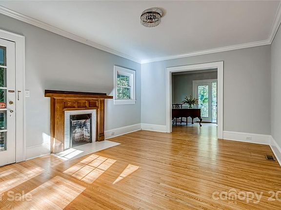 3rd image of 608 S Lee St
