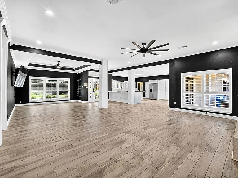 4910 Kingsboro Ct — Photo 31