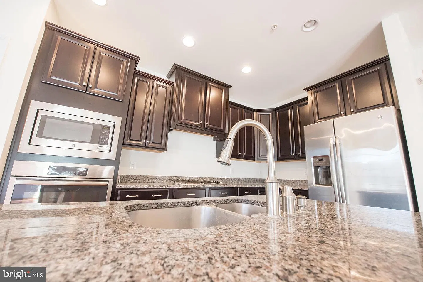 3 bed, 3.5 bath, 3130 sqft, $3,550 — Photo 3