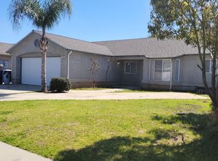 515 5th St, Sanger, CA 93657