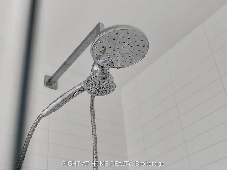 629 King St W #625 — Photo 24