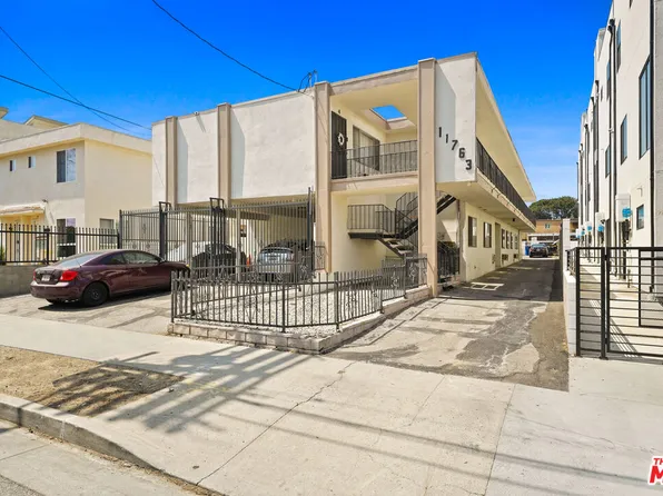 11763 Hamlin St, North Hollywood, CA 91606