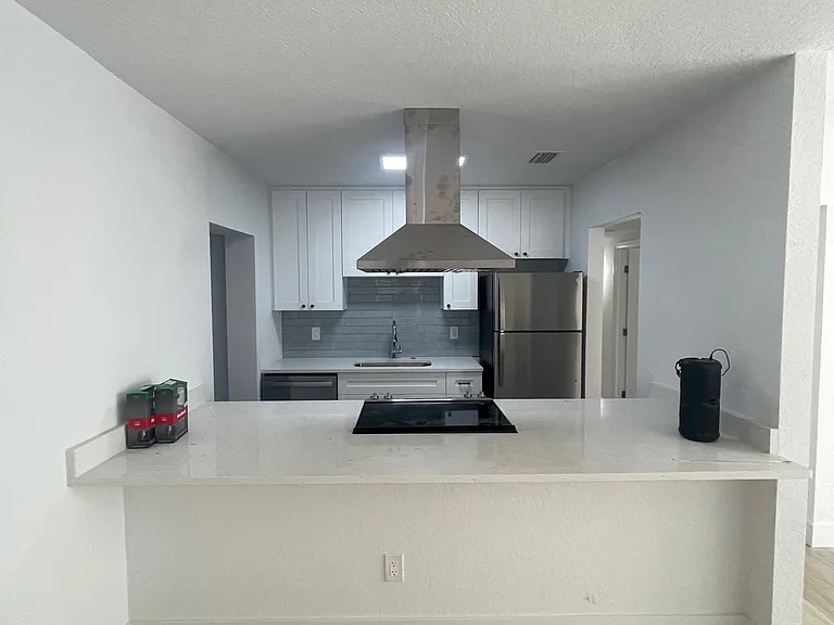 4315 W Laurel St — Photo 2