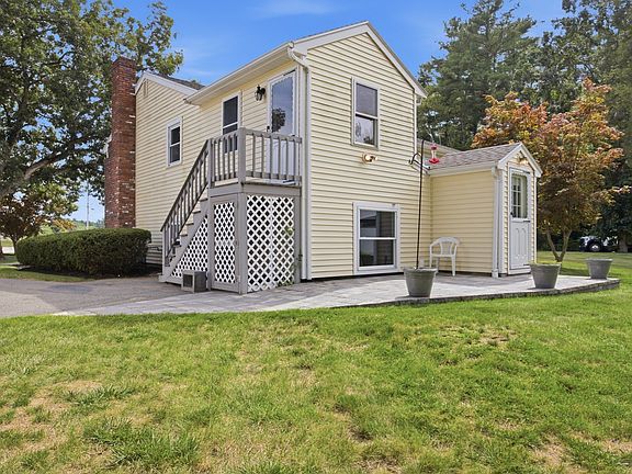 5th image of 410 Crescent St