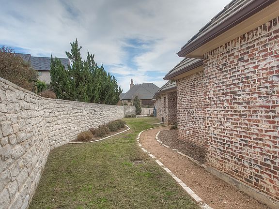 4th image of 6712 Lahontan Dr