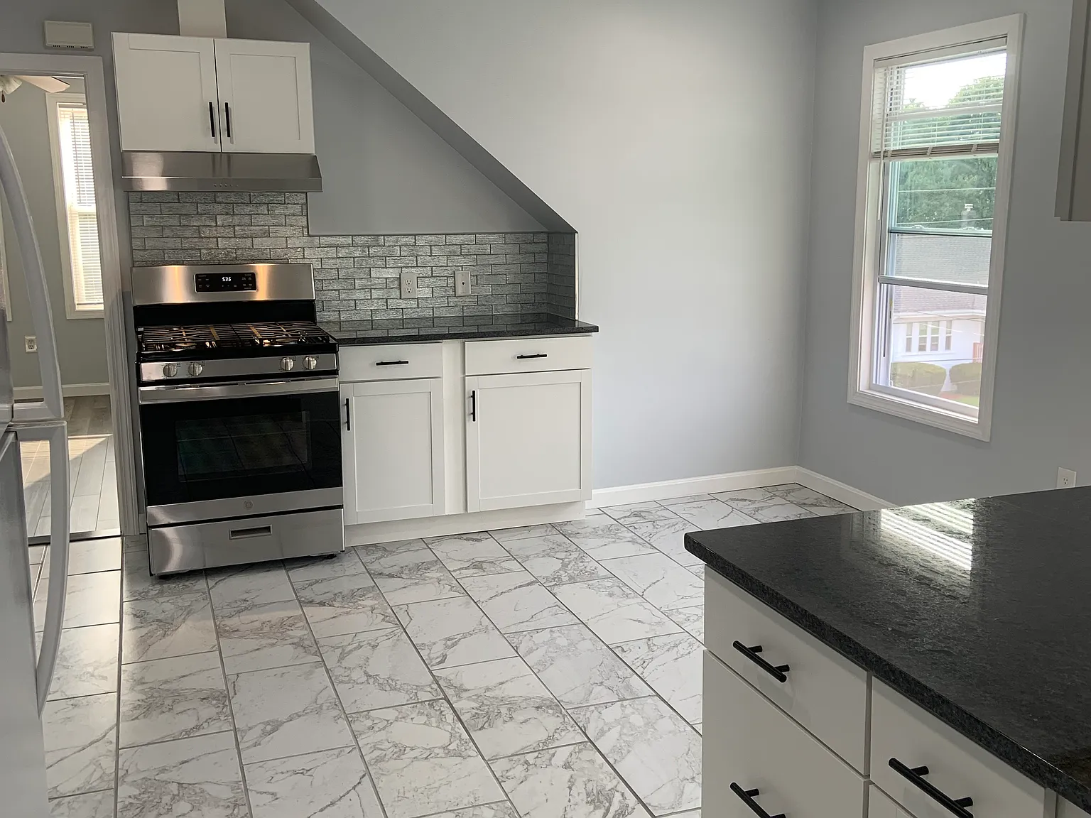 2 bed, $1,760 — Photo 2