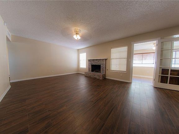 3rd image of 7009 Casa Loma Cir