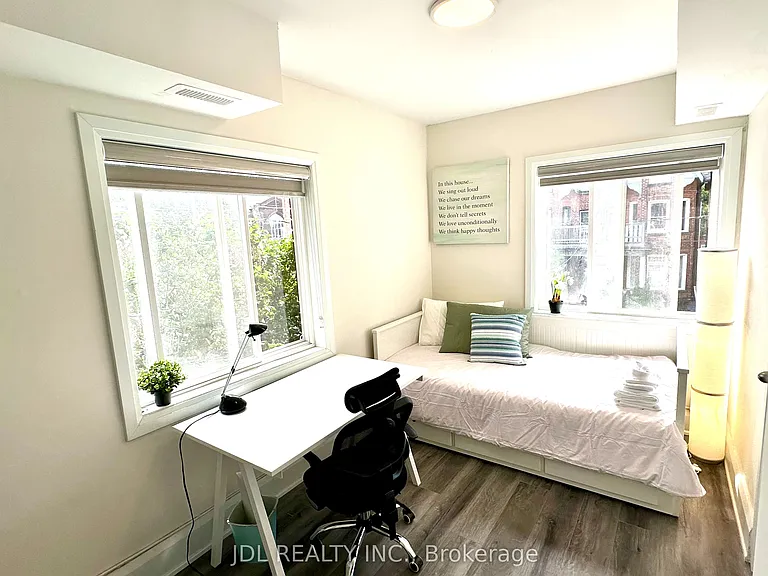5 Sorauren Ave #5 — Photo 10