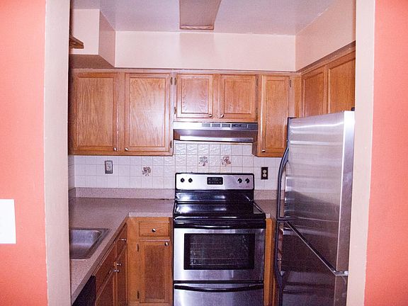 4th image of 14604 Monmouth Dr