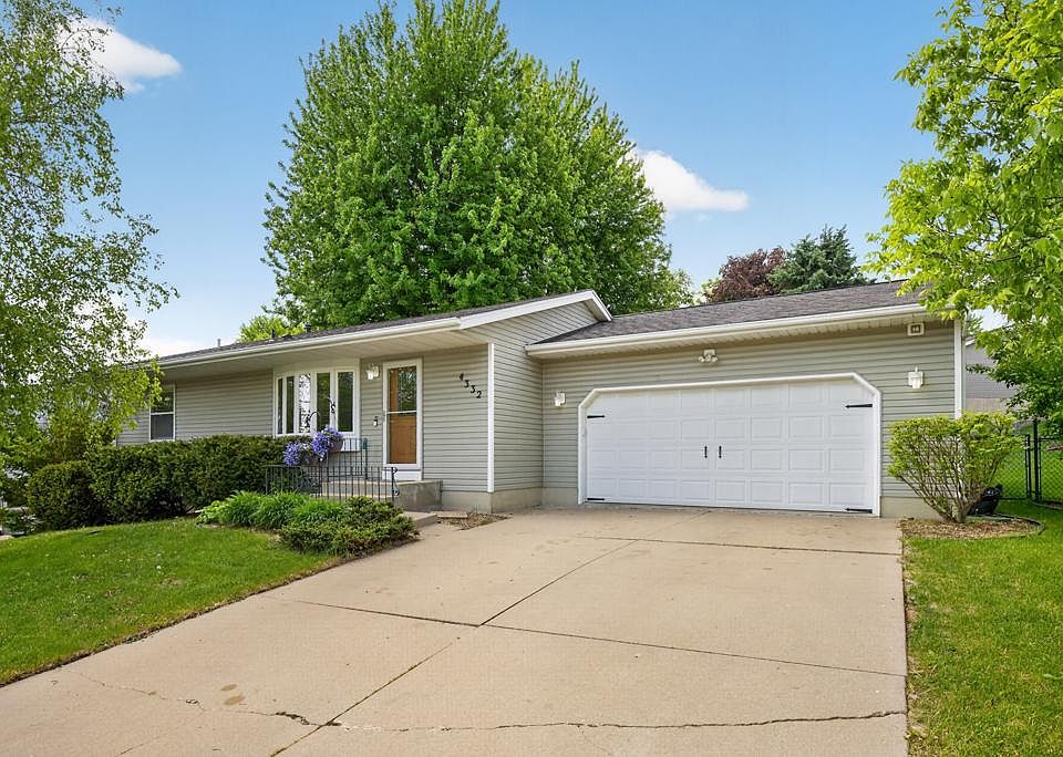 1st image of 4332 Valley Dr NW