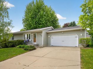 4332 Valley Dr NW, Rochester, MN 55901