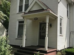 204 4th St, Mendota, IL 61342