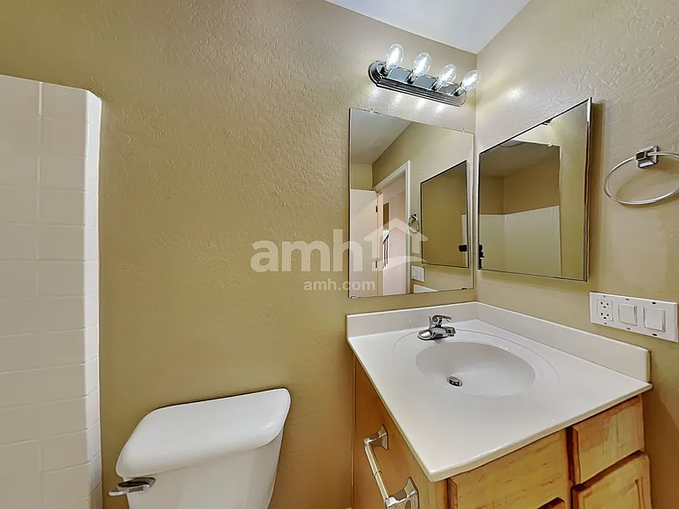 10143 W Preston Ln — Photo 16