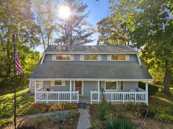 12763 North East Shoreland DRIVE, Mequon, WI 53092