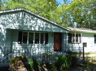 231 Floyd Rd, Shirley, NY 11967