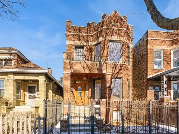 2736 W Wellington Ave, Chicago, IL 60618