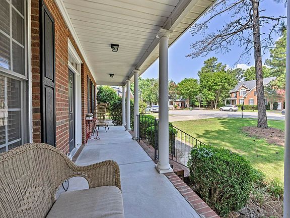 3rd image of 17 Staunton Ct