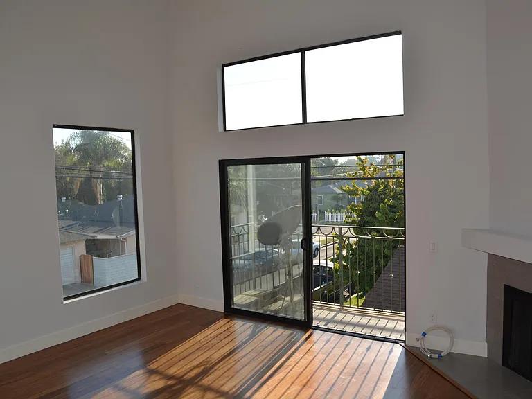 2491 Purdue Ave #201 — Photo 8