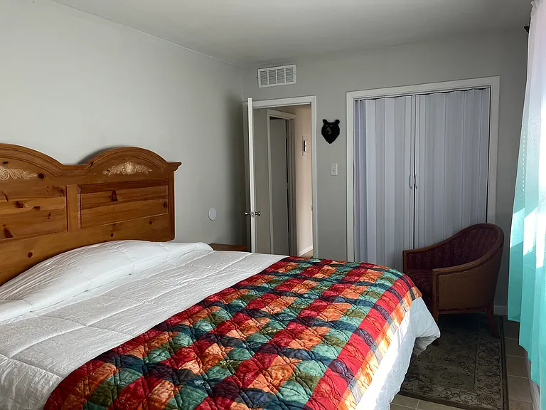 large and Updated 776 SF 1 Bedroom just 4 Blocks From UNM — Photo 9