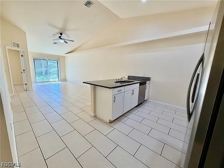 1044 NE 8th Pl #1104 — Photo 7