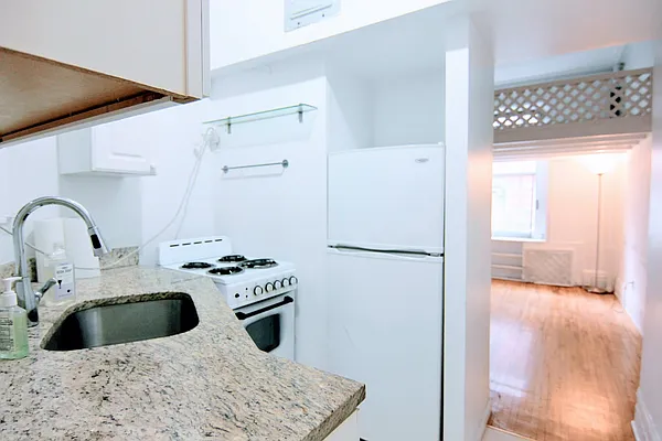 Rented by HOLTON REAL ESTATE INC. | media 9